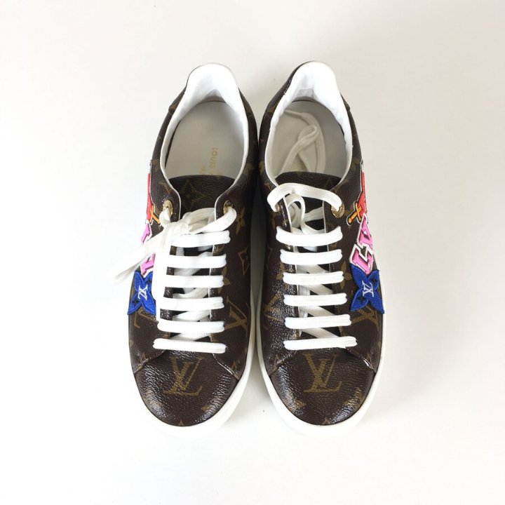 Louis Vuitton Monogram Heart Sneakers Sz 35