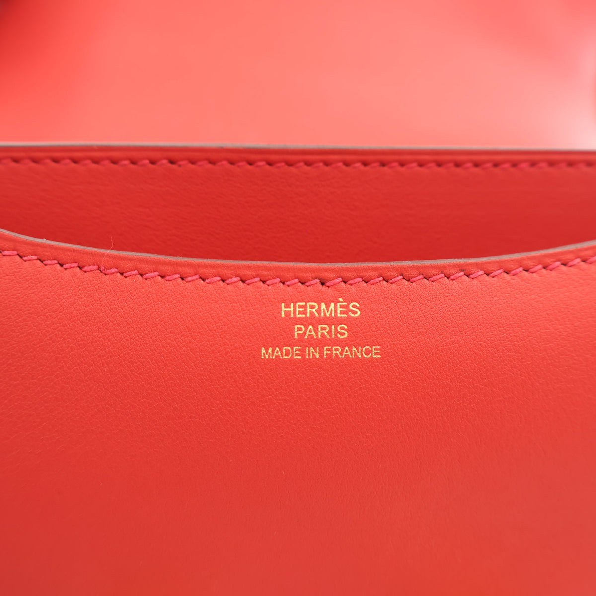 Pre-Owned Hermès Constance 18 Rouge Casaque Swift Leather, logo detail