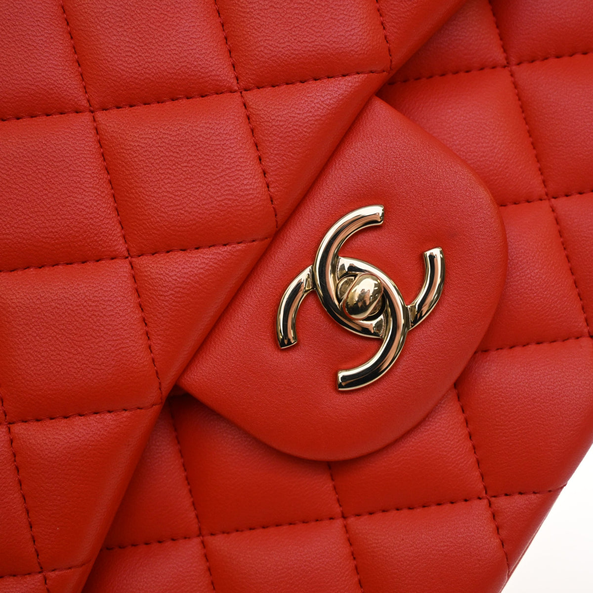 Chanel Jumbo Lambskin Classic Double Flap Bag, photo 4 of 15