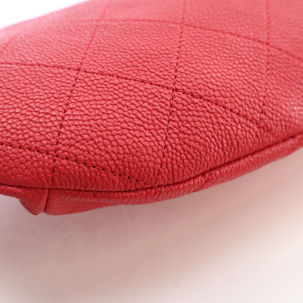 Pre-Owned Chanel Caviar Leather Zip And Carry Waist Bag, corner and edge detail, photo 12 of 16