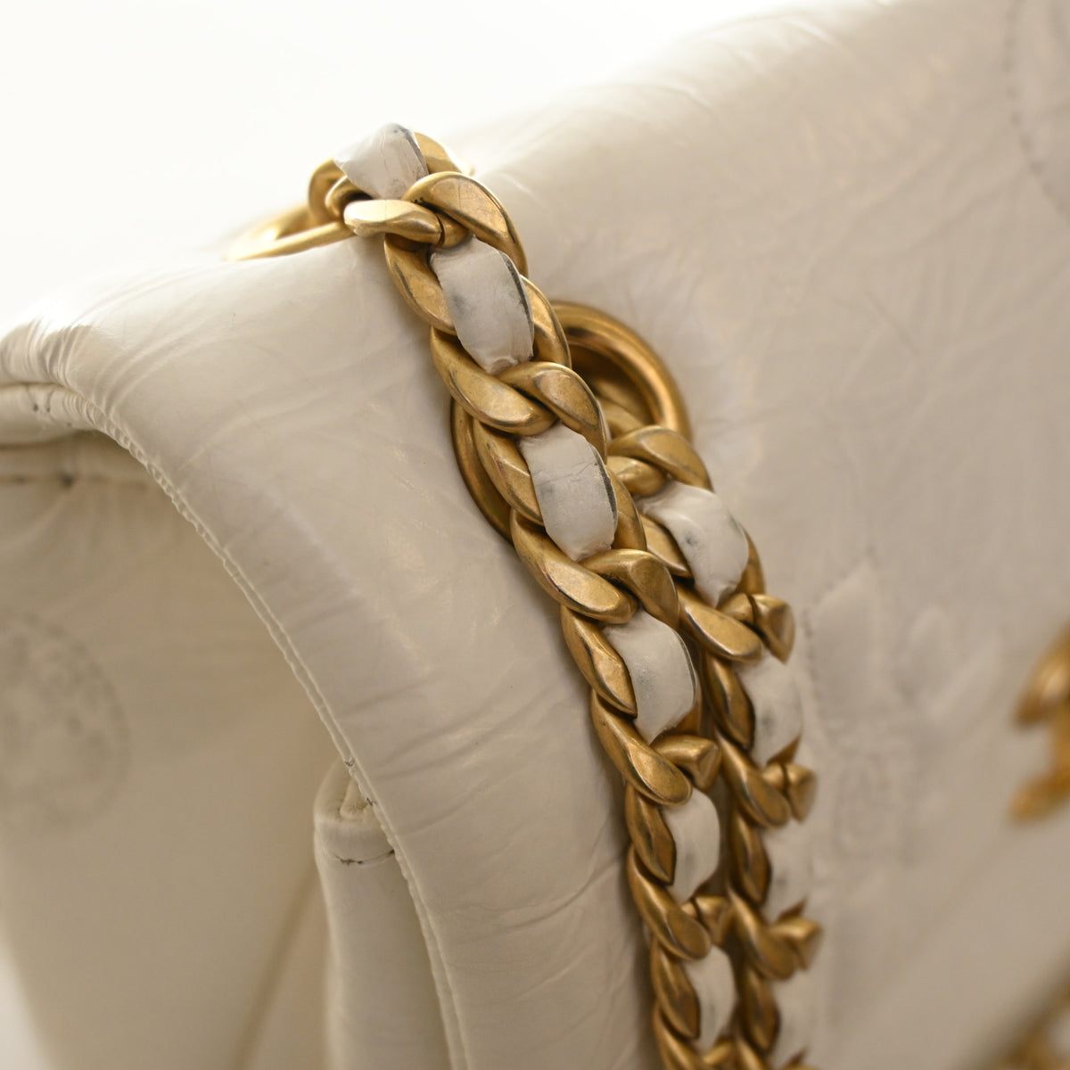 Pre-Owned Chanel Flap Bag Crumpled Calfskin Embossed, strap and chain detail, photo 18 of 18