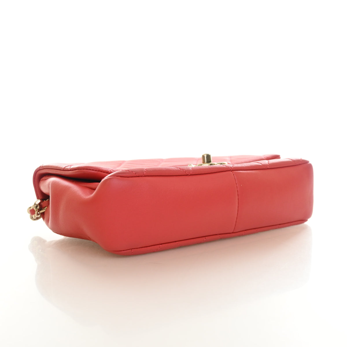 Pre-Owned Chanel Flap Bag Lambskin Elegant Chain, side profile