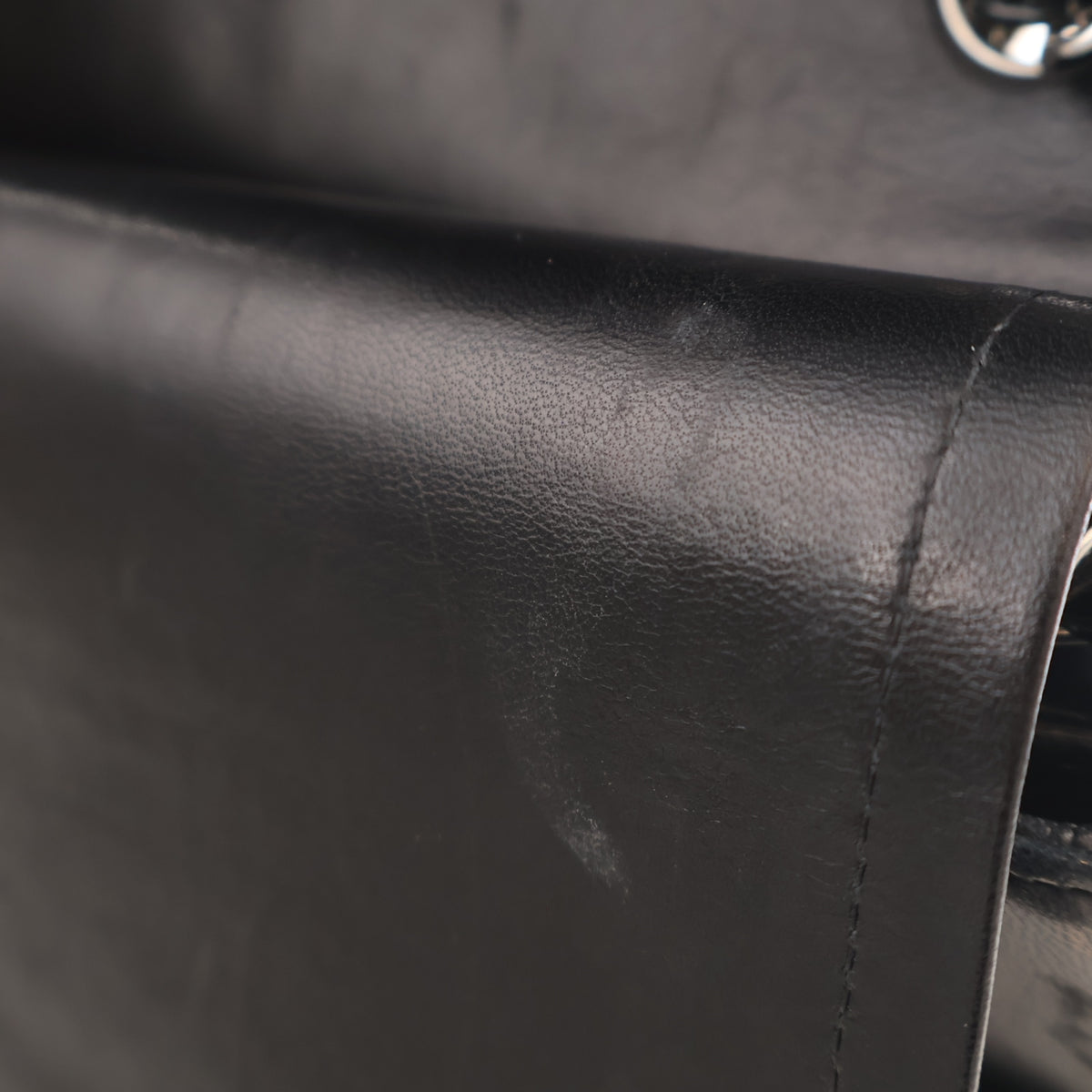 Pre-Owned Chanel Classic Double Flap Jumbo Patent Leather Bag, corner and edge detail, photo 18 of 19