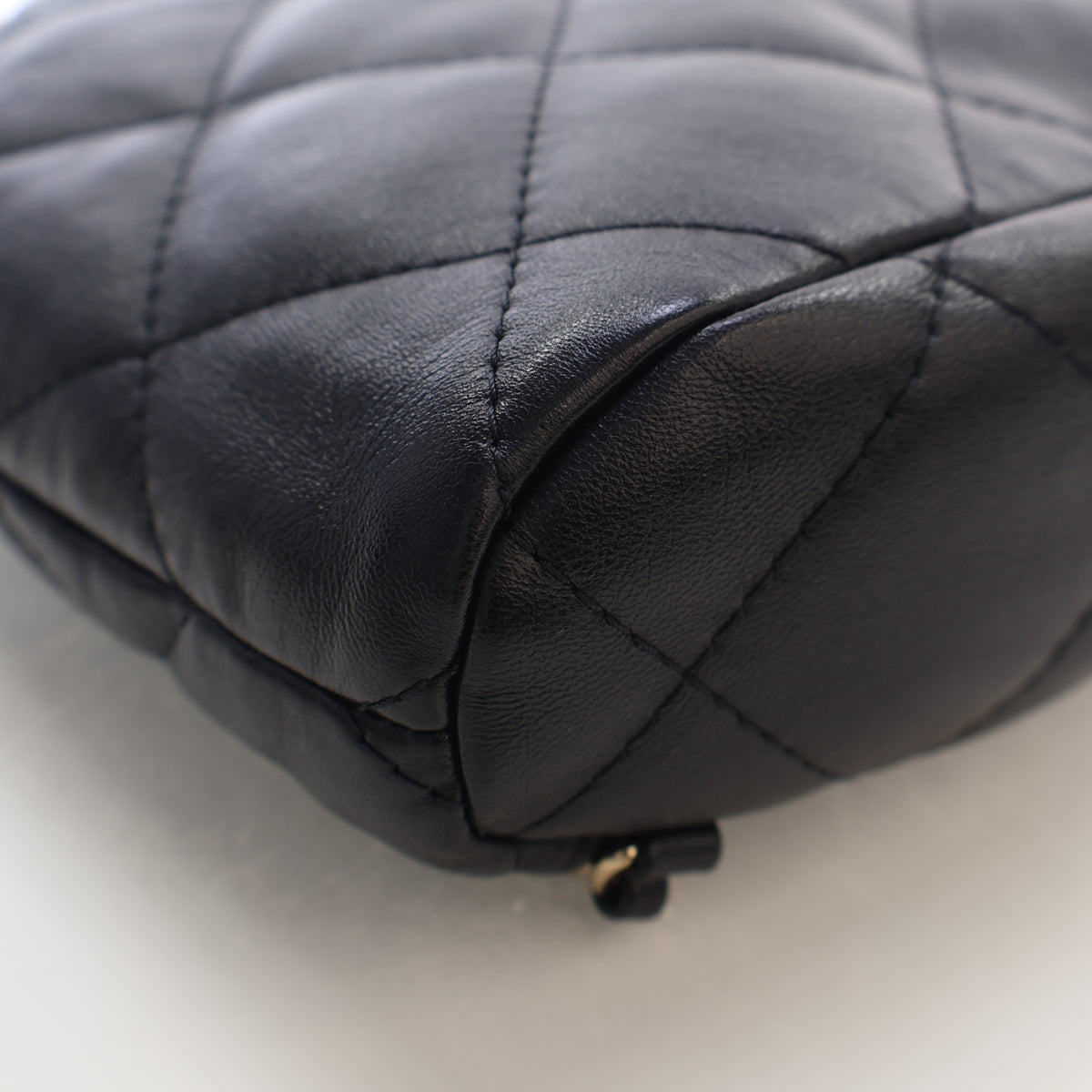 Pre-Owned Chanel Backpack Small Lambskin Drawstring, corner and edge detail