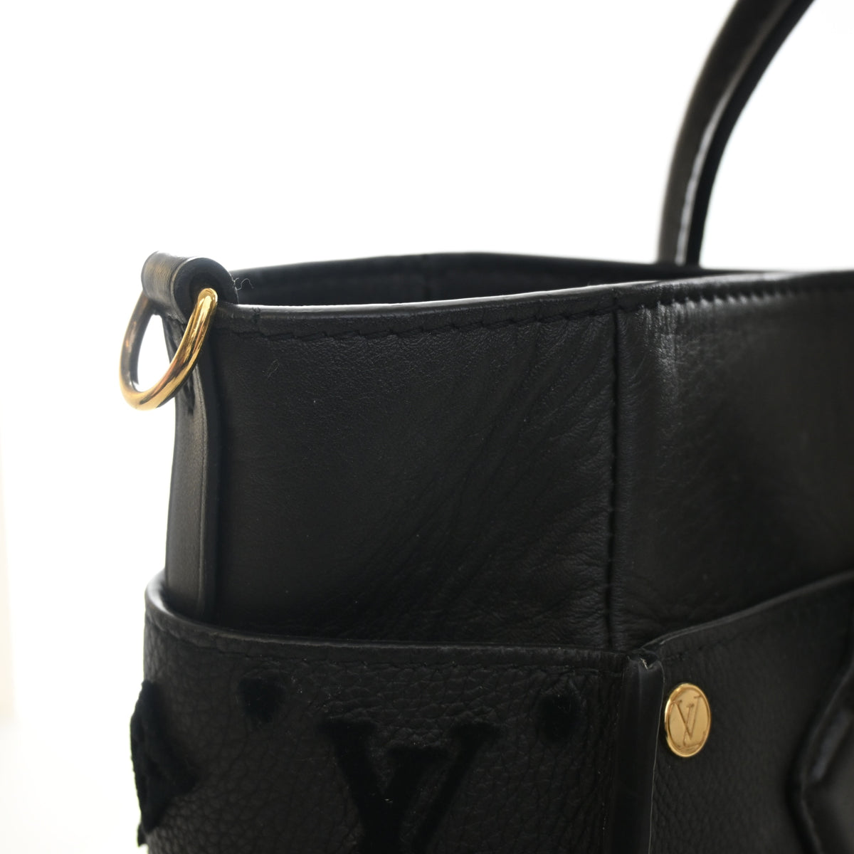 Louis Vuitton Calfskin On My Side MM, photo 14 of 18