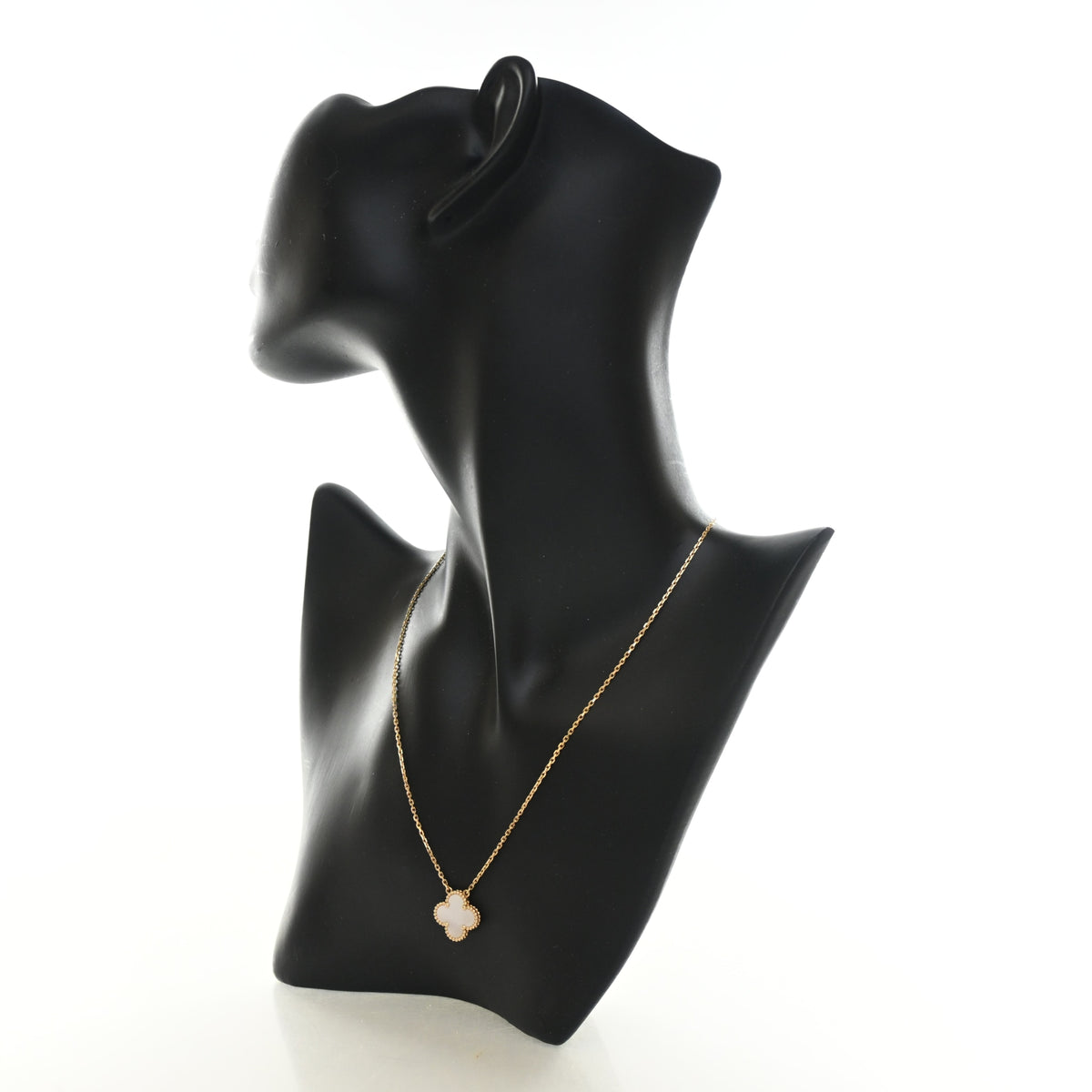 Van Cleef & Arpels Mother Of Pearl Vintage Alhambra Pendant, photo 4 of 11