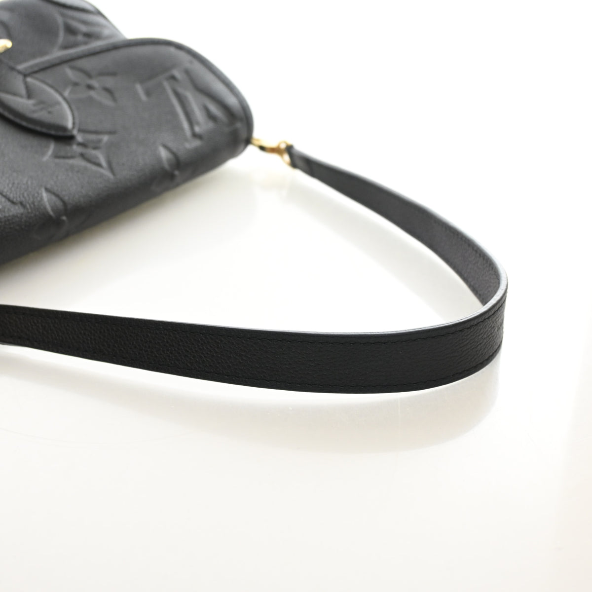 Pre-Owned Louis Vuitton Monogram Empreinte Giant Diane, side profile
