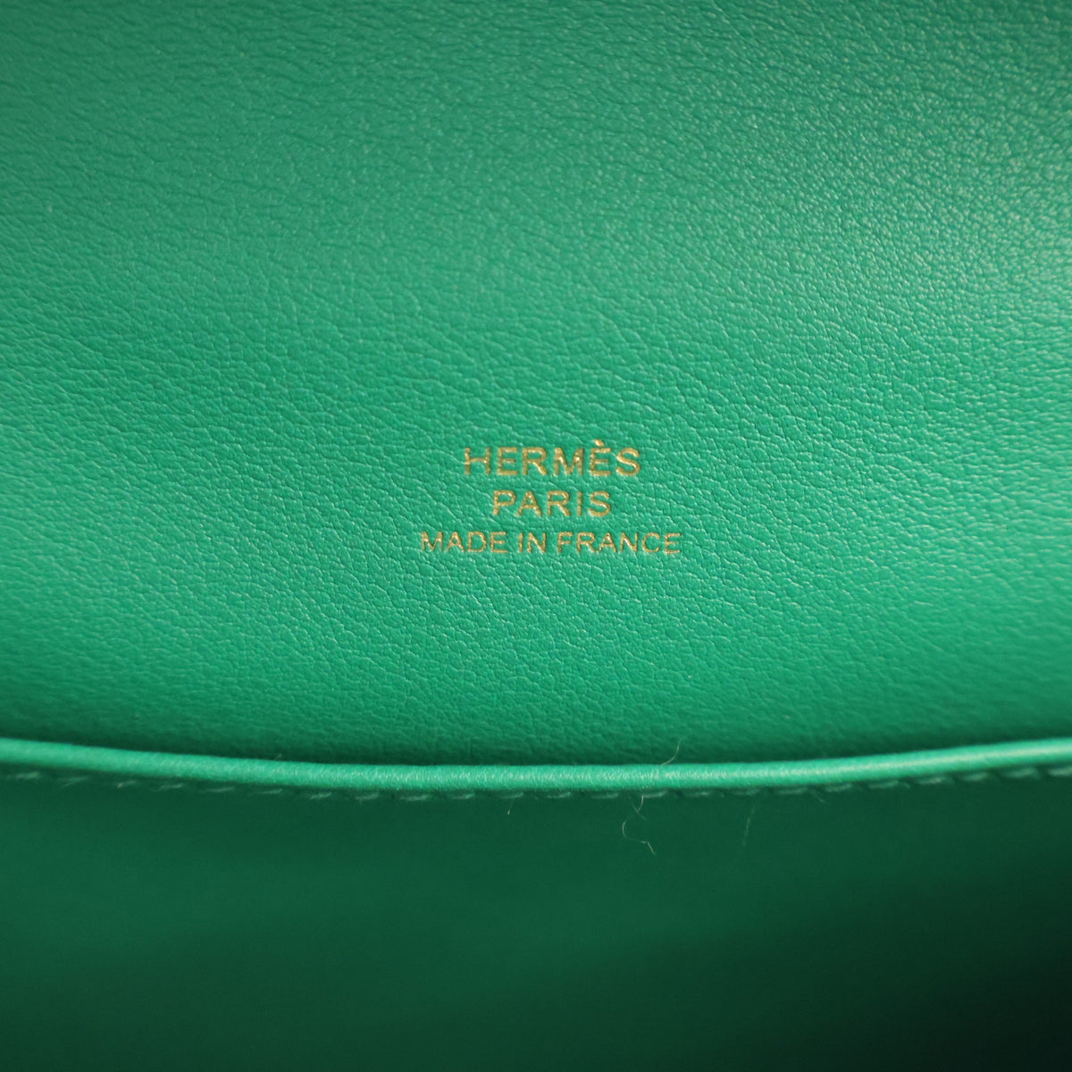 Pre-Owned Hermès Kelly Vert Vertigo Swift Leather Pochette, logo detail
