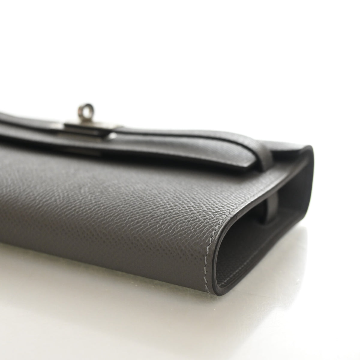 Pre-Owned Hermès Kelly To Go Gris Meyer Epsom Leather Wallet, side profile, photo 8 of 13