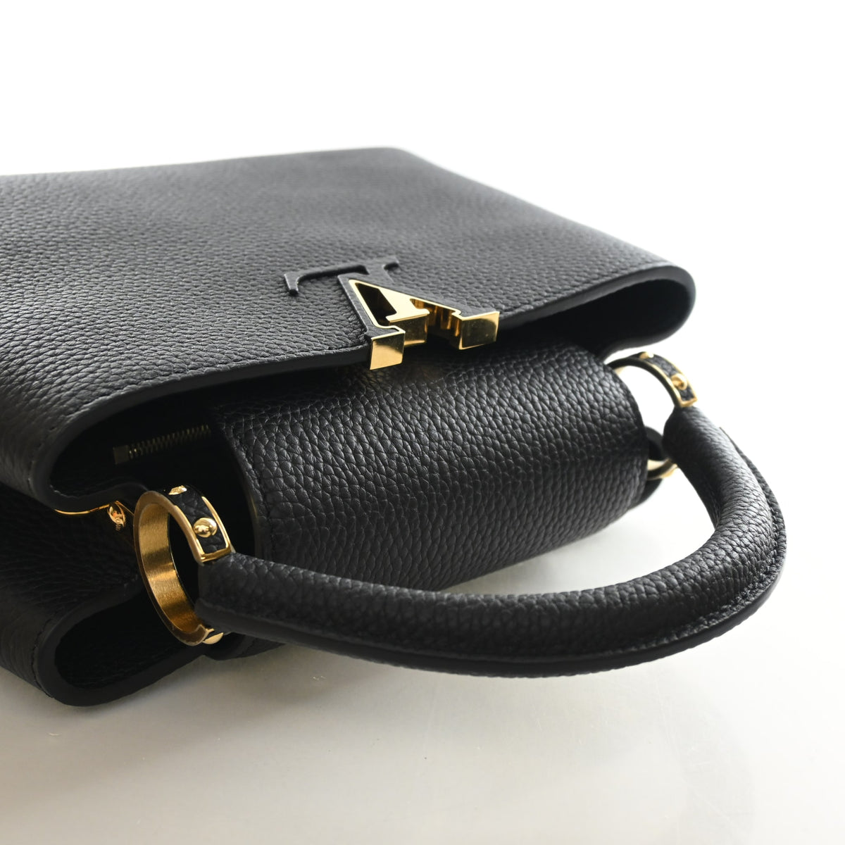 Pre-Owned Louis Vuitton Taurillon Capucines BB, gold hardware close-up