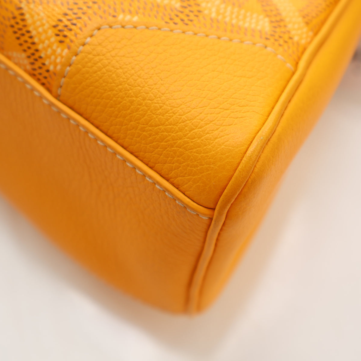 Pre-Owned Goyard Mini Goyardine Saigon, corner and edge detail, photo 14 of 18
