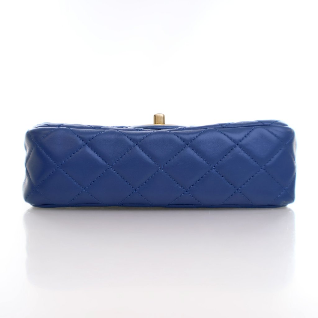 Pre-Owned Chanel Flap Bag Mini Lambskin Pearl Crush Rectangular, base and feet view, photo 9 of 18