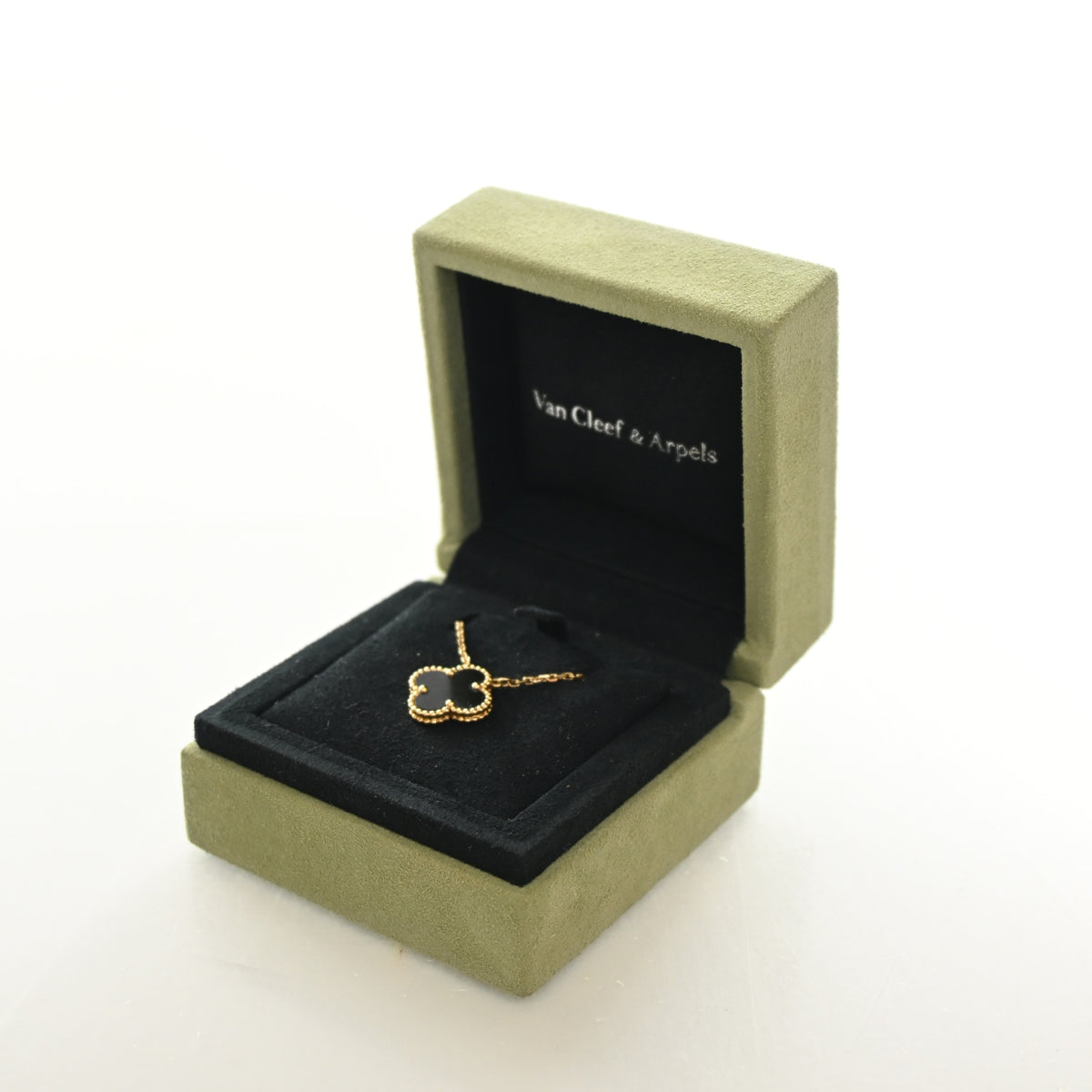 Van Cleef & Arpels Onyx Vintage Alhambra Pendant, photo 4 of 7