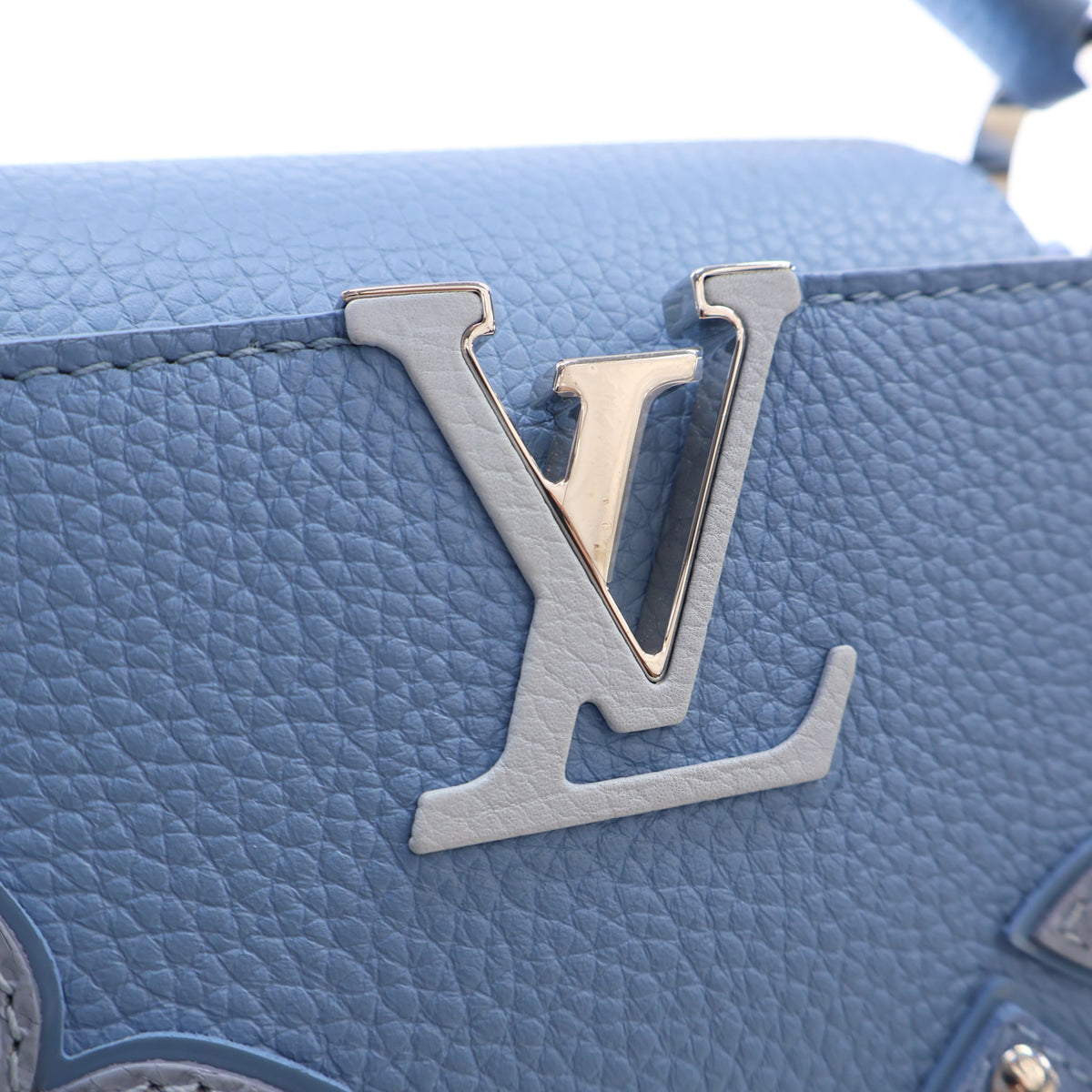 Pre-Owned Louis Vuitton Studded Taurillon Capucines BB, silver embossed logo detail