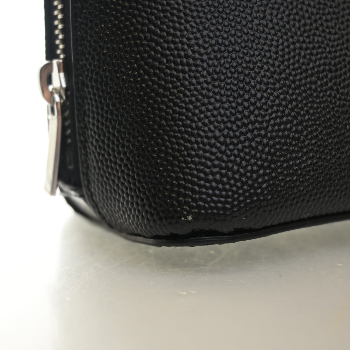 Pre-Owned Saint Laurent Calfskin Cosmetic Pouch, corner and edge detail