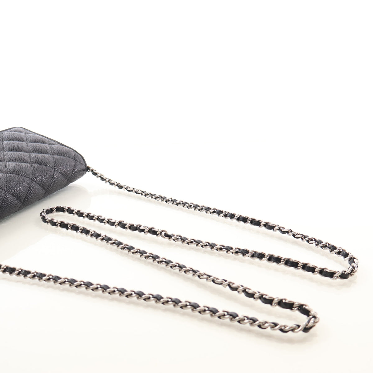 Pre-Owned Chanel Wallet On Chain Caviar Leather WOC, strap detail