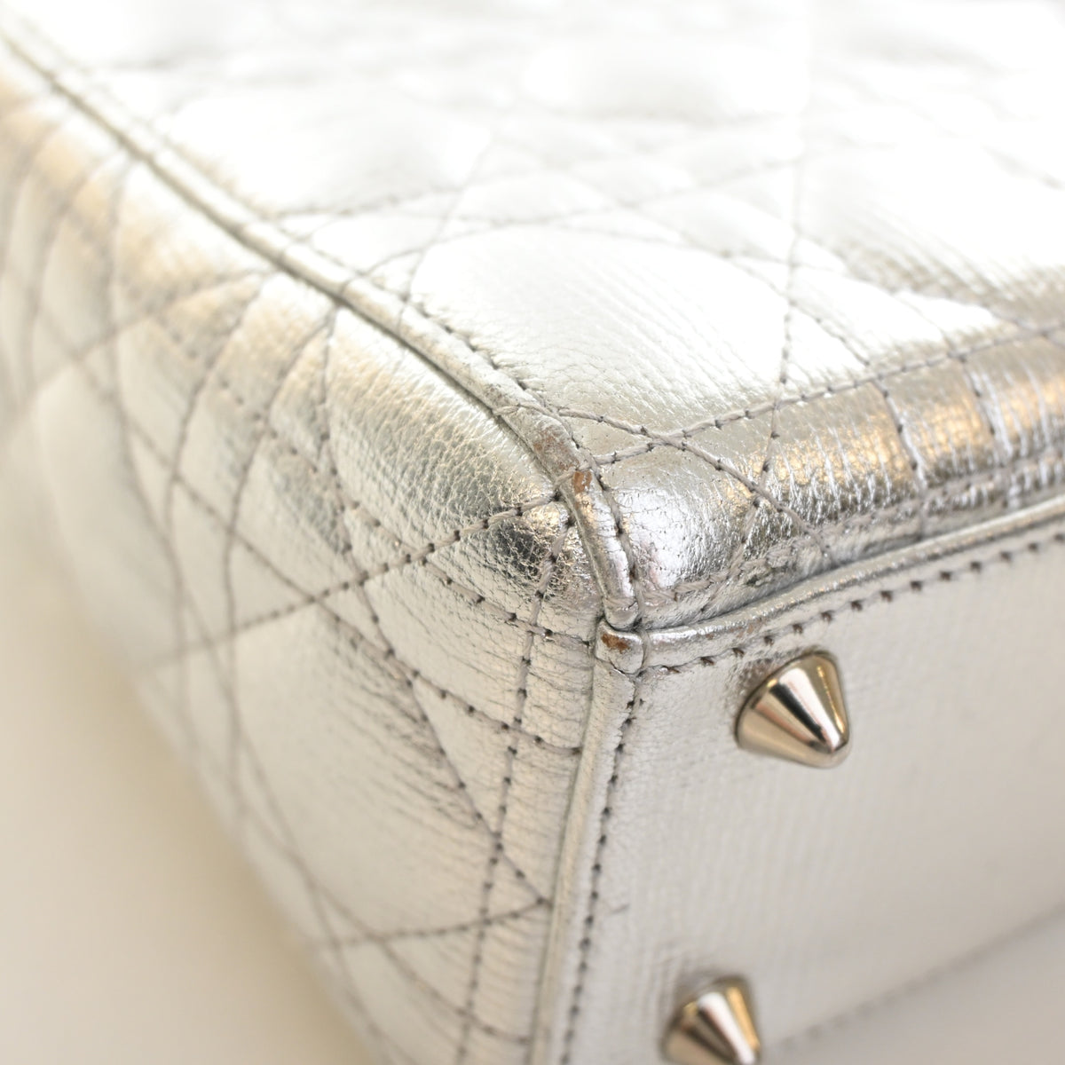 Pre-Owned Christian Dior My Lady Dior Small Calfskin Lucky Badges, corner and edge detail, photo 17 of 20