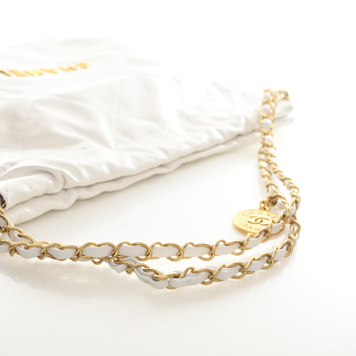 Pre-Owned Chanel 22 Hobo Medium Calfskin, strap detail