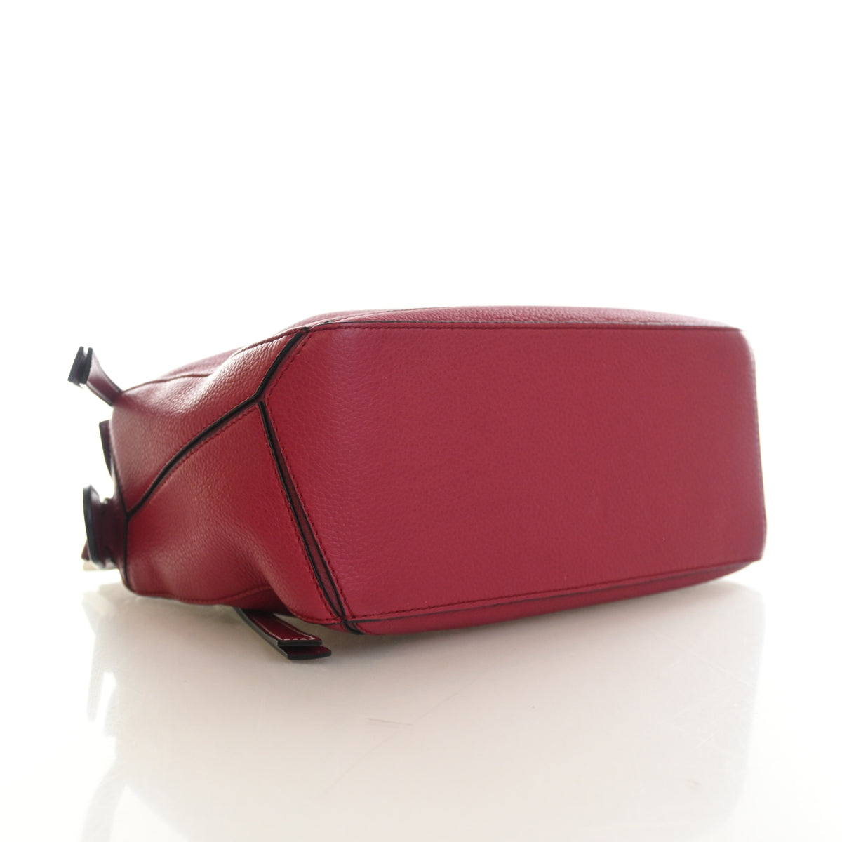 Pre-Owned Loewe Puzzle Small Calfskin Edge, base and feet view