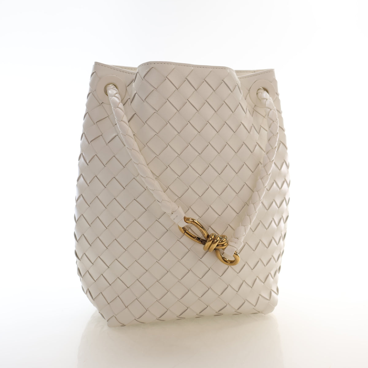 Pre-Owned Bottega Veneta Andiamo Small Intrecciato Lambskin Bucket, front view