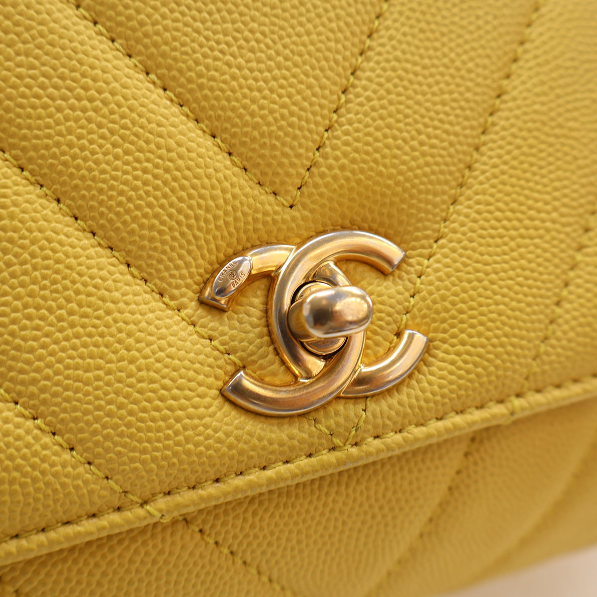 Chanel Small Caviar Chevron Coco Handle, photo 4 of 19