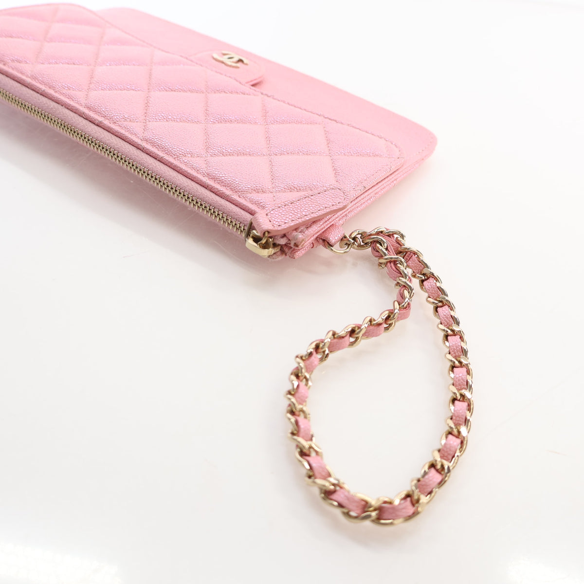 Pre-Owned Chanel Caviar Leather Pouch, strap and chain detail
