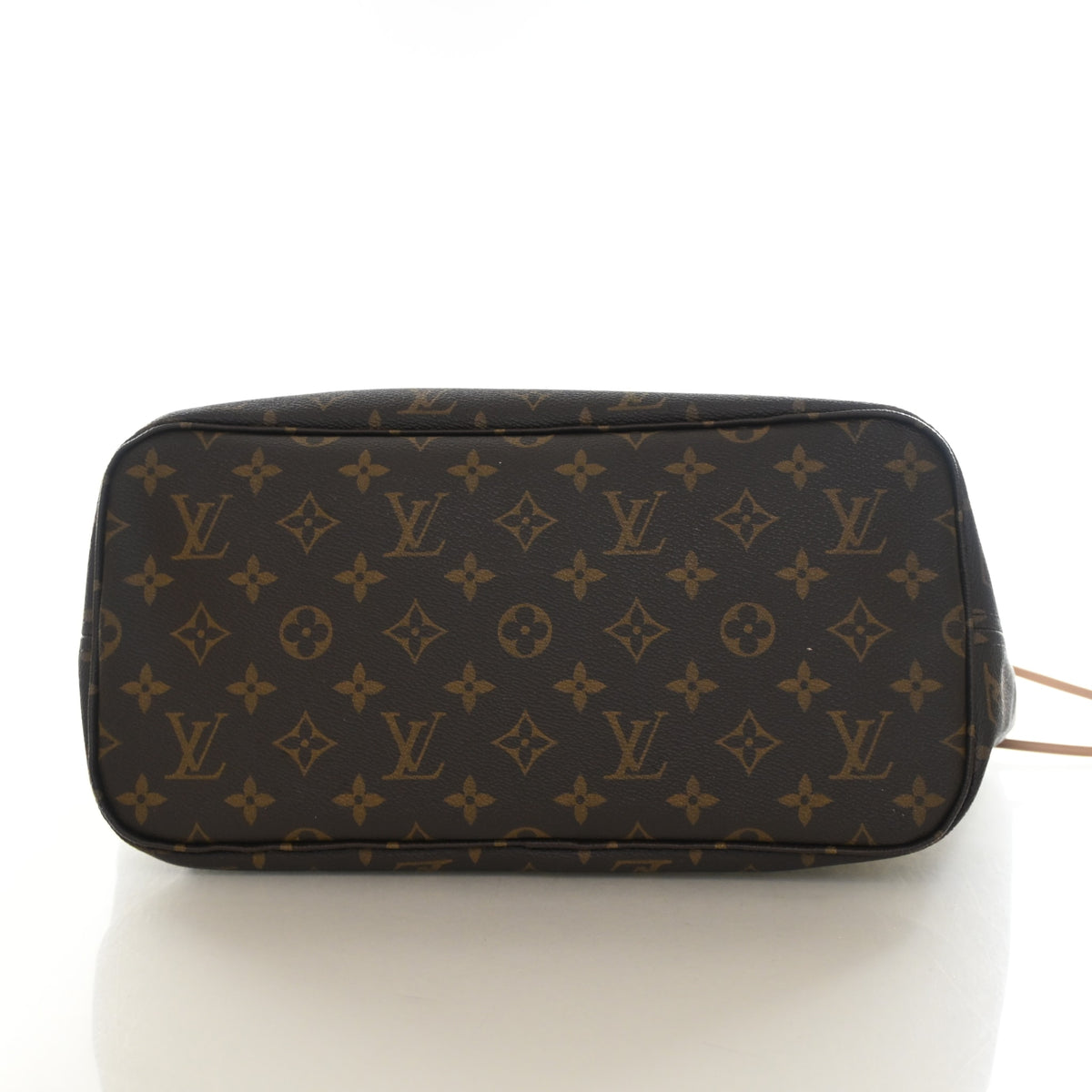 Pre-Owned Louis Vuitton Neverfull MM Monogram, base and feet view, photo 8 of 12