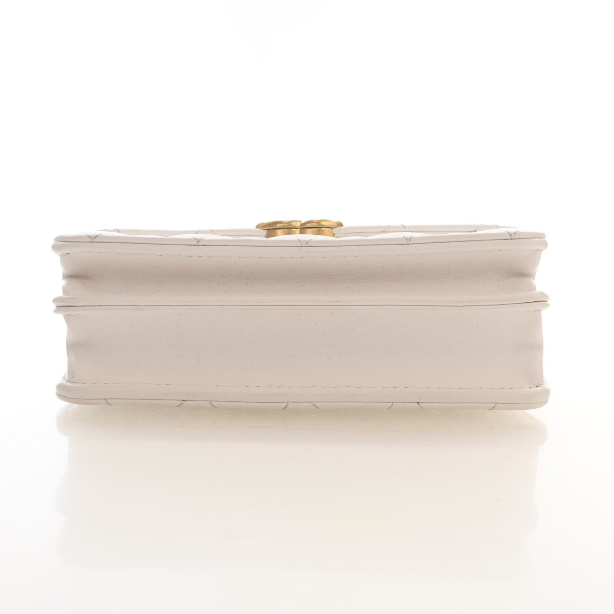Pre-Owned Chanel Flap Bag Lambskin Chain, side profile, photo 11 of 17