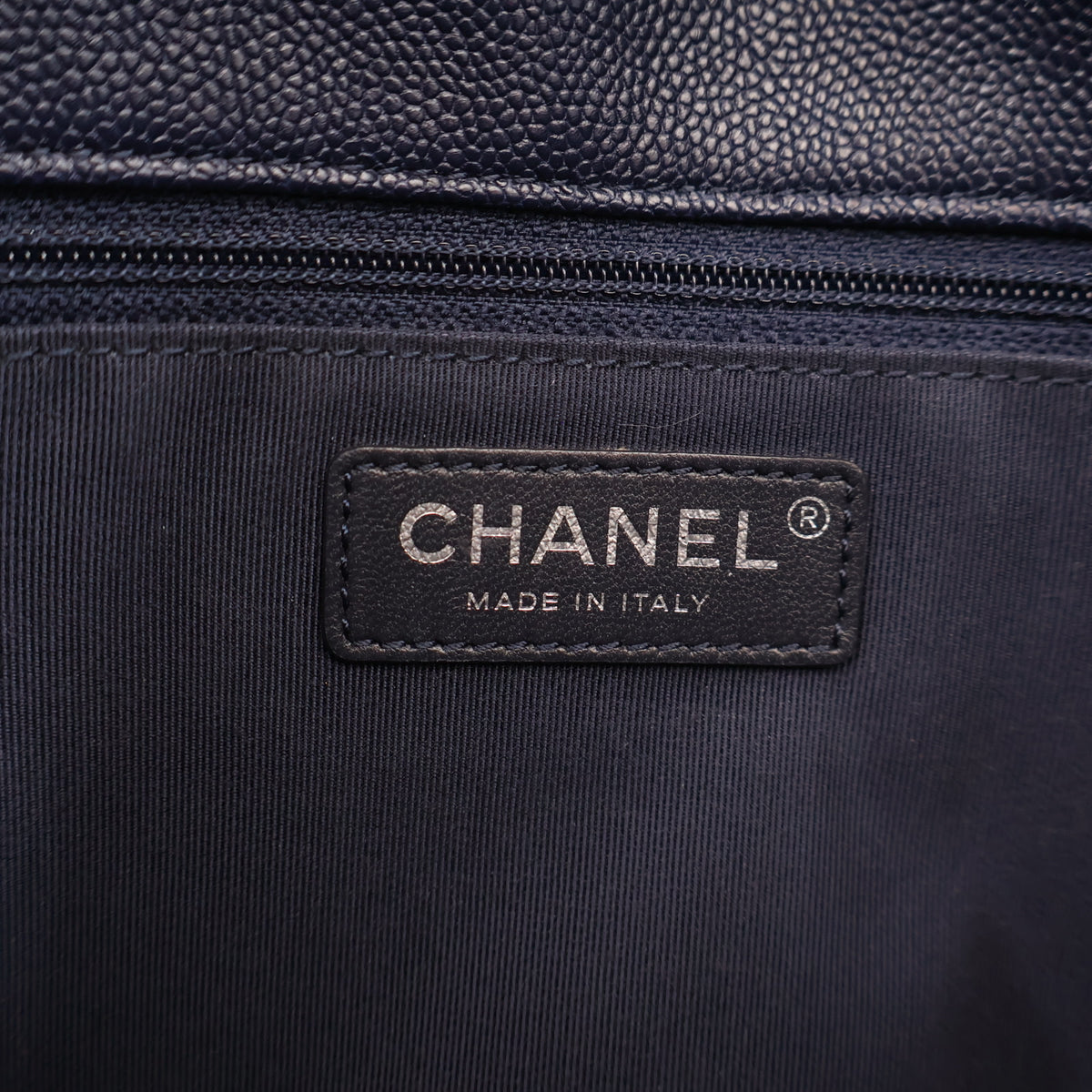 Pre-Owned Chanel Flap Bag Medium Caviar Leather Urban Companion, logo detail