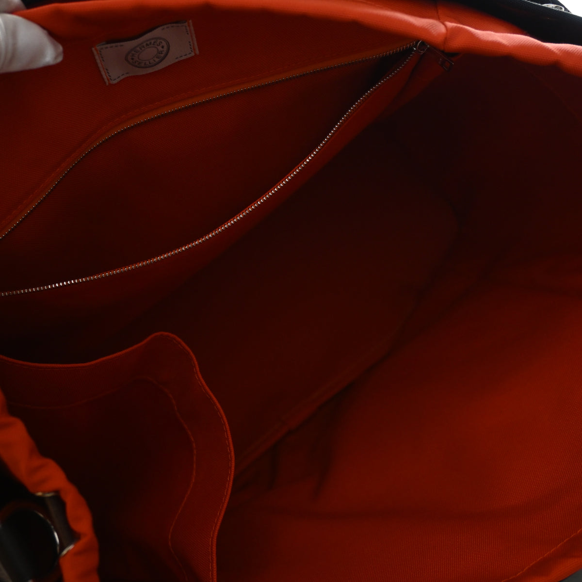 Pre-Owned Hermès Sac De Pansage Grooming Bag, open interior with lining