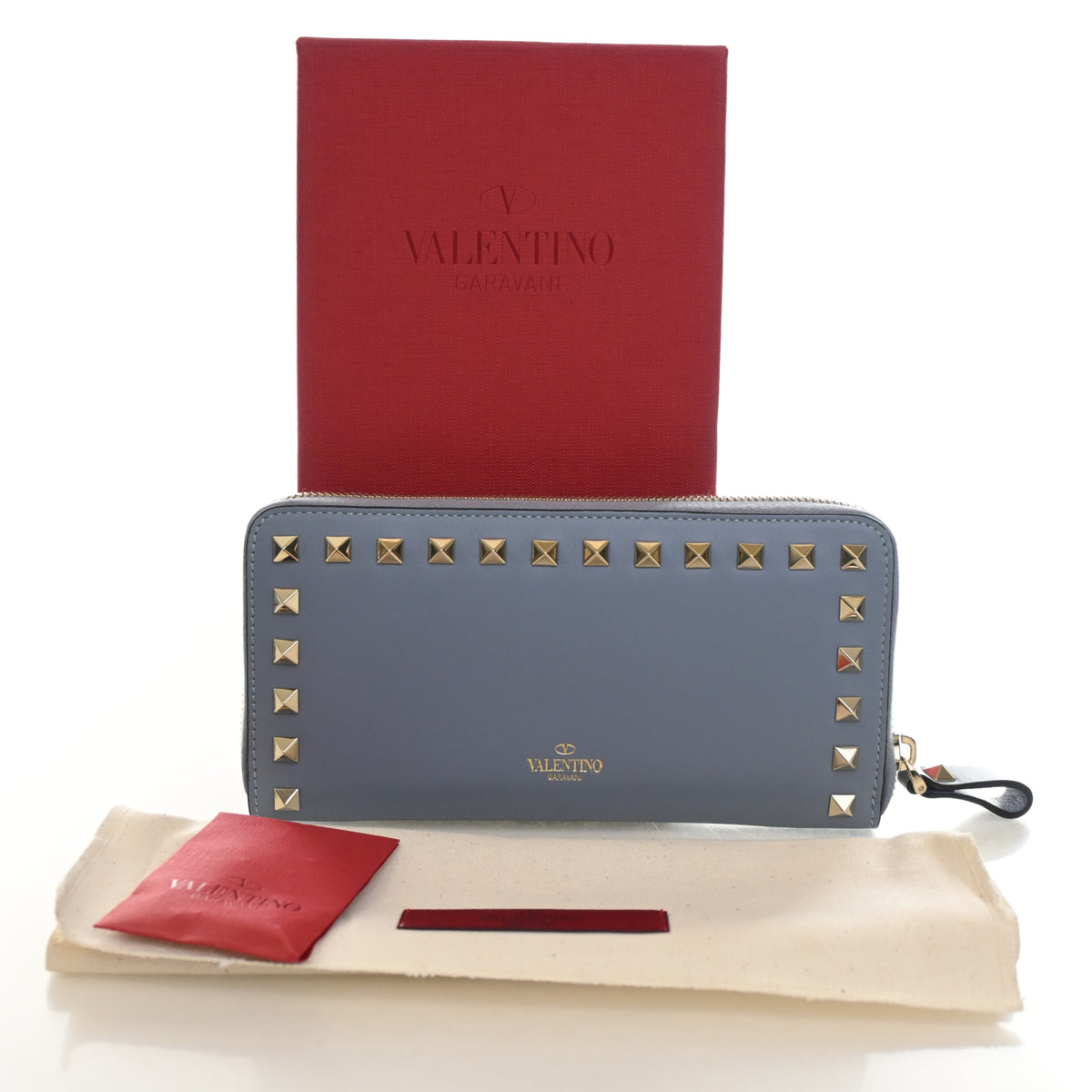 Pre-Owned Valentino Wallet Calfskin Rockstud Zippy, with included accessories