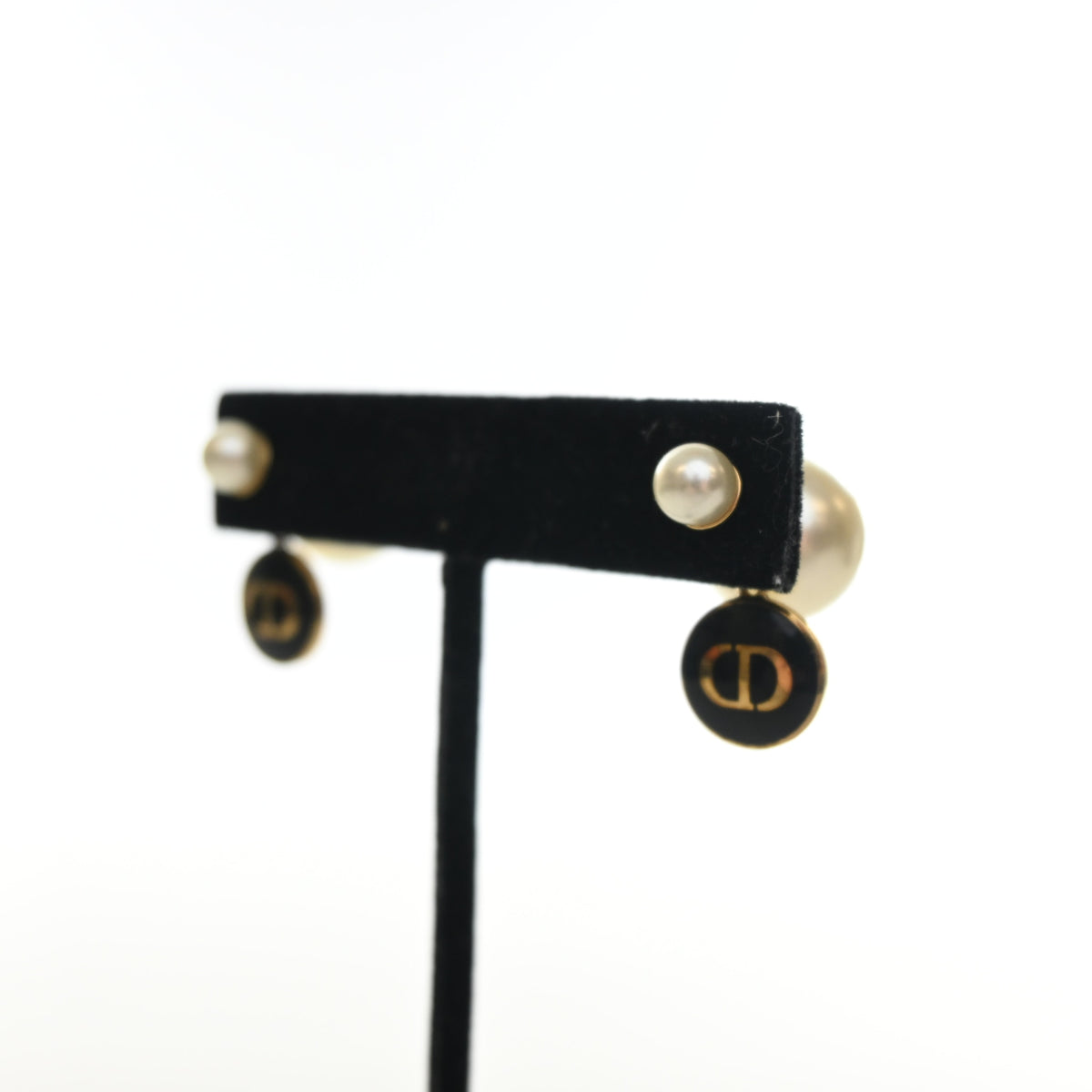 Pre-Owned Christian Dior Pearl Tribales Pearl Earrings, gold hardware