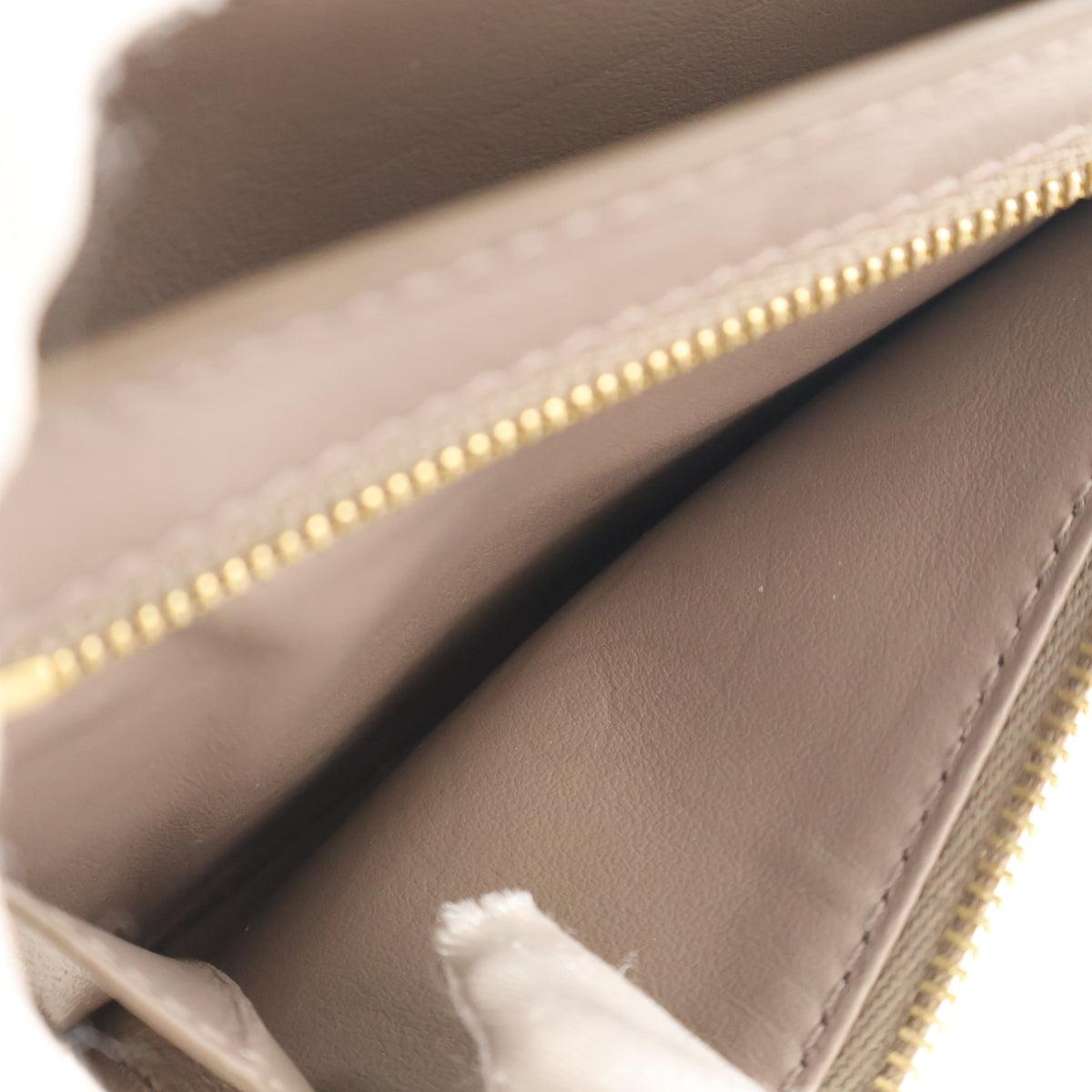 Pre-Owned Celine Wallet Medium Calfskin Strap, open interior