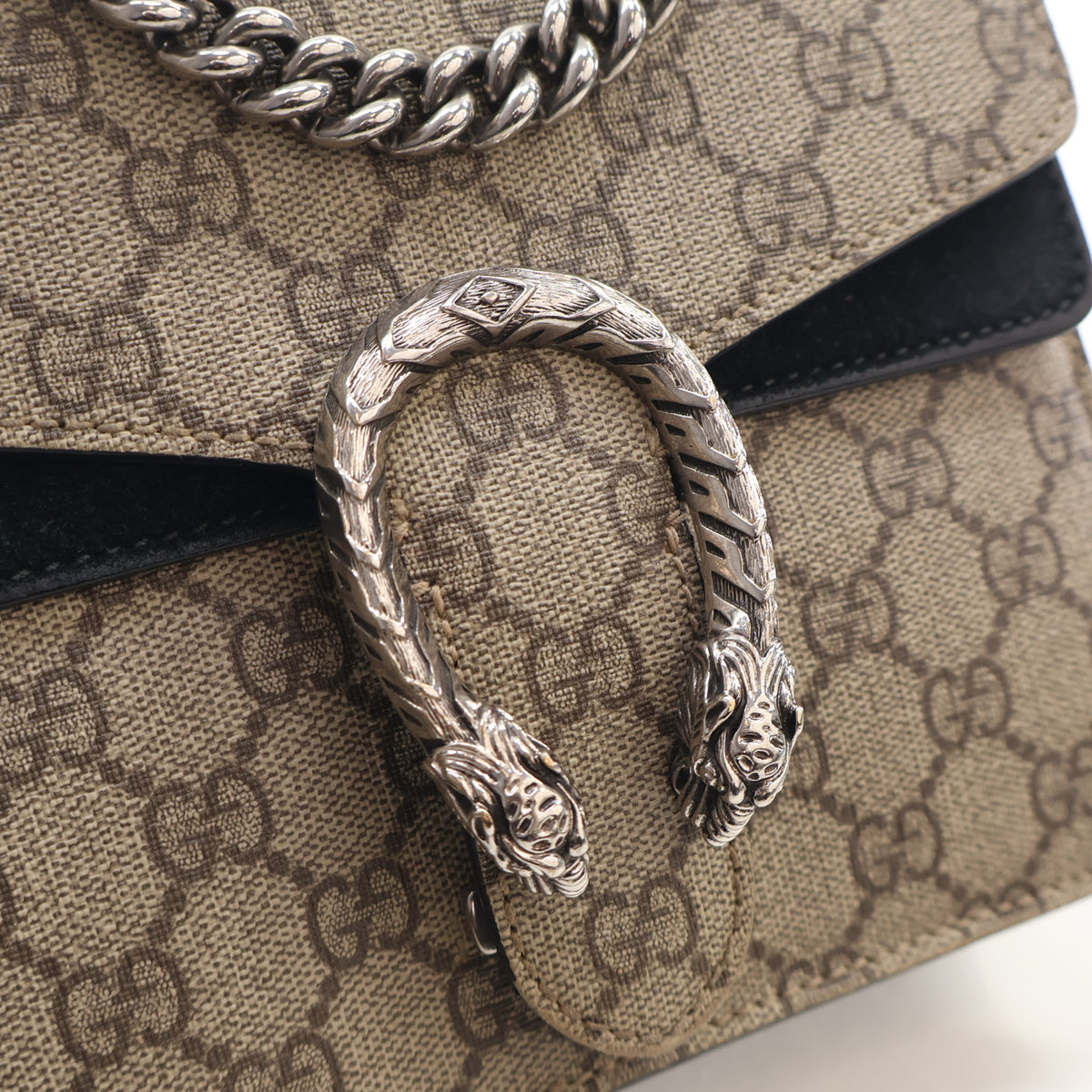 Pre-Owned Gucci Crossbody Bag Mini GG Canvas Dionysus, silver hardware close-up