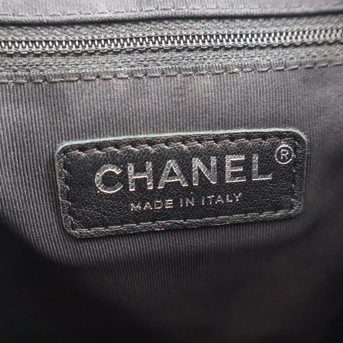 Pre-Owned Chanel Backpack Lambskin Stud Wars, logo detail