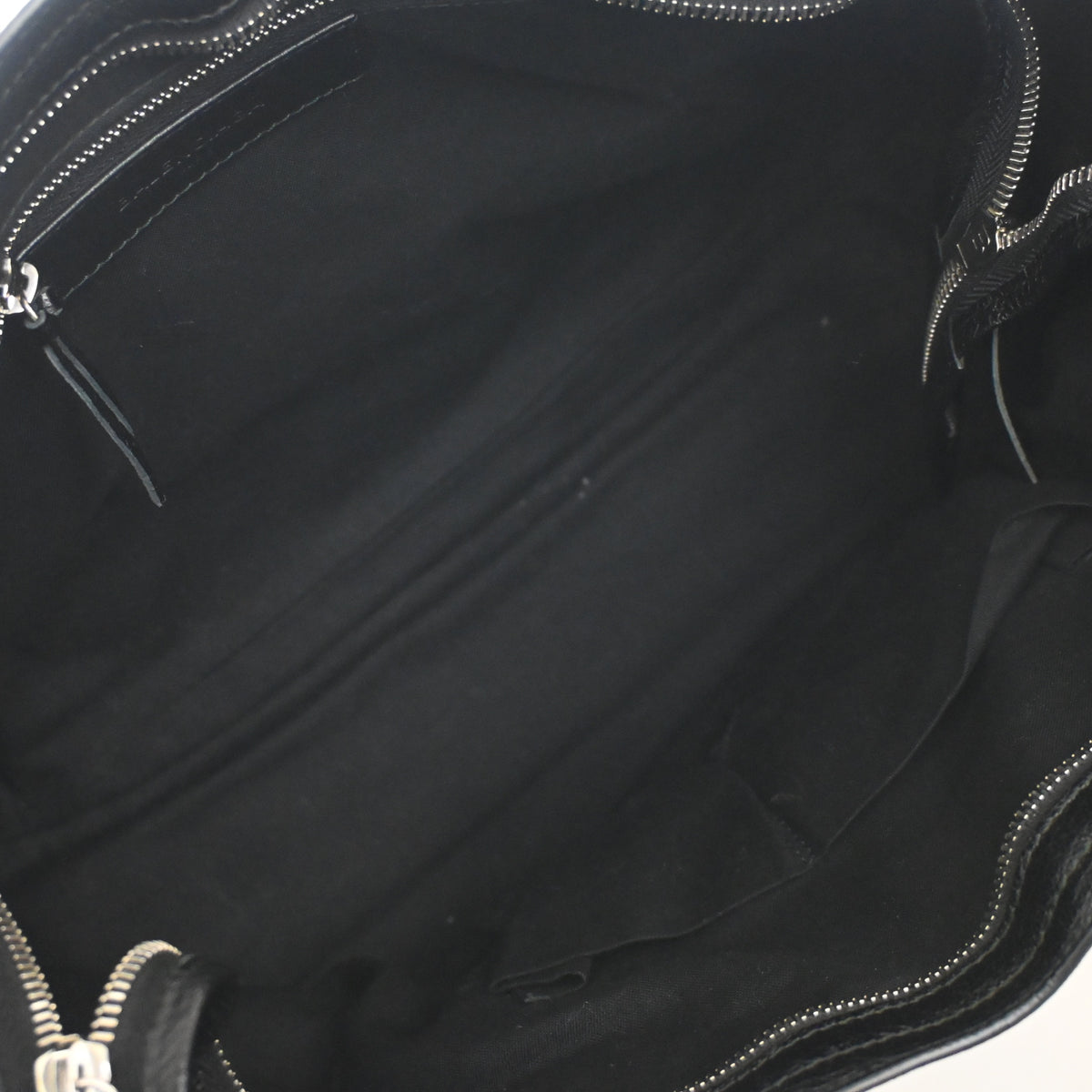 Pre-Owned Balenciaga Medium Goatskin Metallic Edge City Bag, open interior with lining