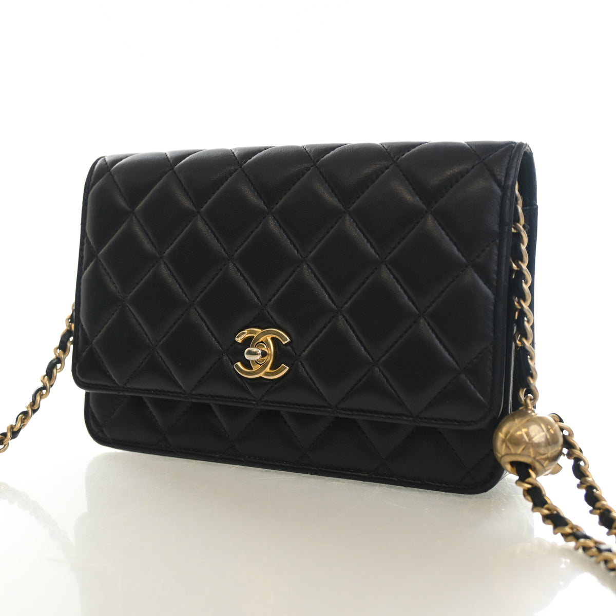 Chanel Lambskin Pearl Crush Wallet On Chain (WOC), photo 3 of 17