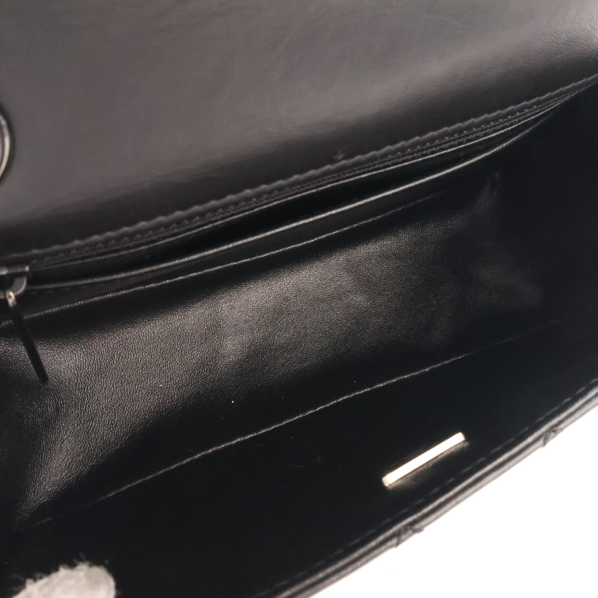 Pre-Owned Chanel Flap Bag Mini Aged Calfskin Reissue 2.55, open interior