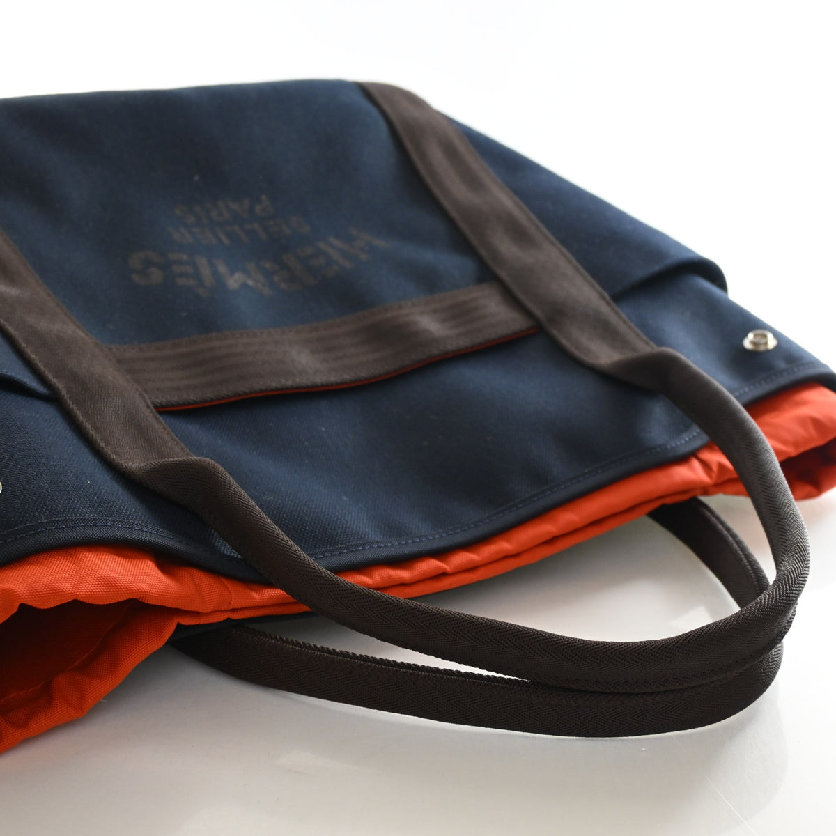 Pre-Owned Hermès Sac De Pansage Grooming Bag, side profile