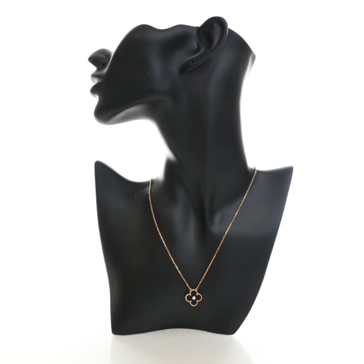 Van Cleef & Arpels Holiday 2016 Onyx Vintage Alhambra Pendant Necklace