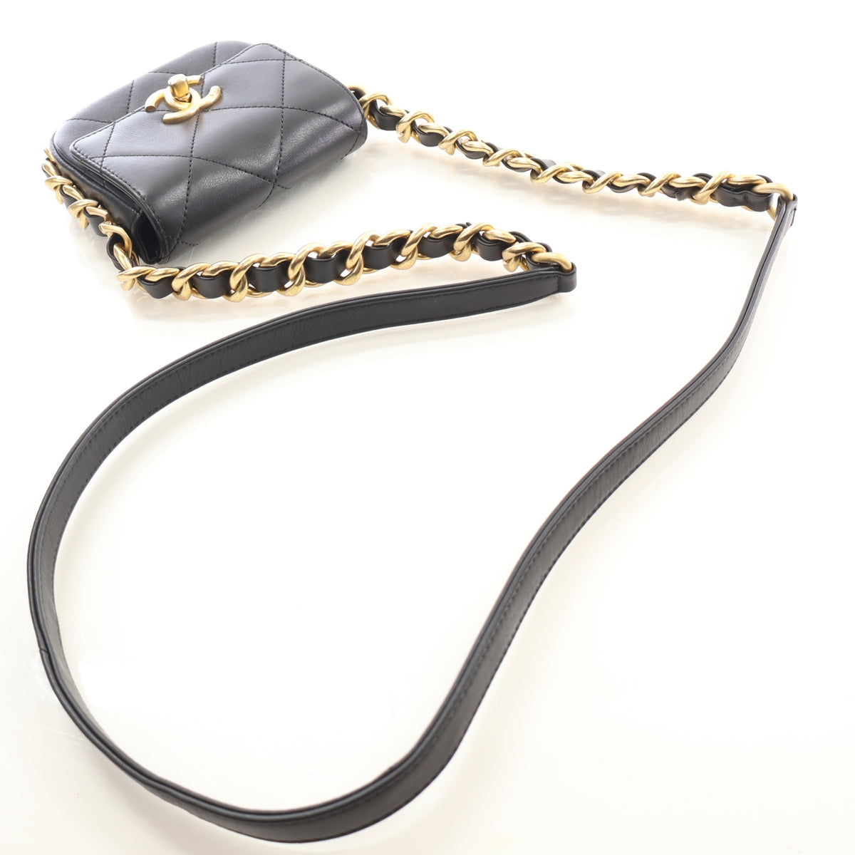 Pre-Owned Chanel Flap Bag Mini Lambskin CC, strap and chain detail, photo 10 of 14