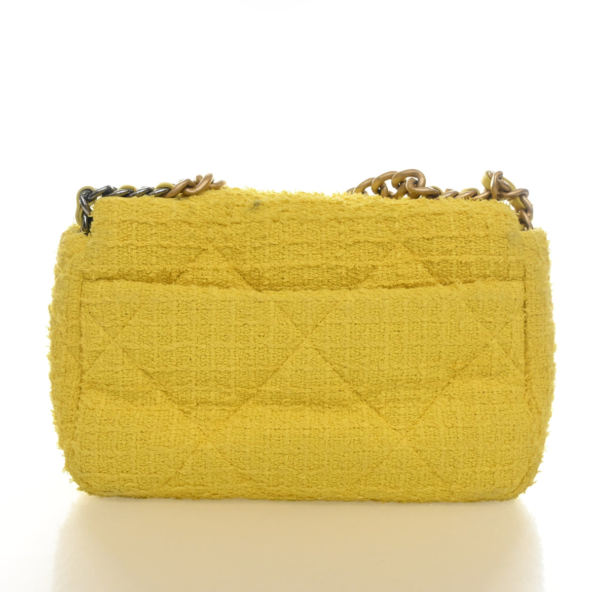 Pre-Owned Chanel 19 Flap Bag Medium Tweed, detail view