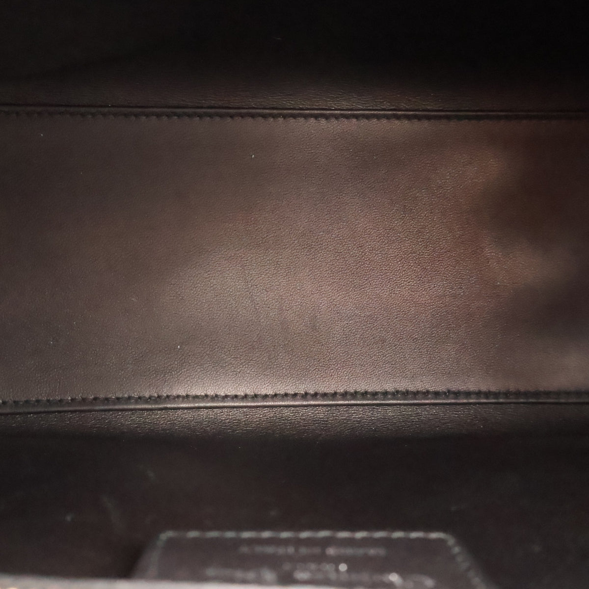 Pre-Owned Christian Dior Lady Dior Medium Calfskin, open interior