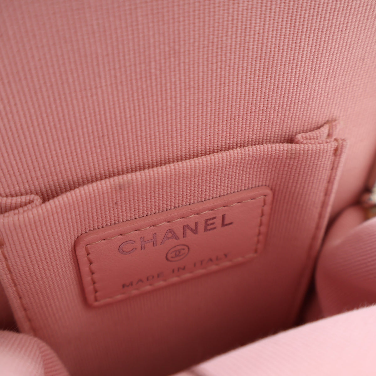 Chanel Small Crinkled Calfskin Acrylic CC Kiss-Lock Clutch With Chain, photo 15 of 17