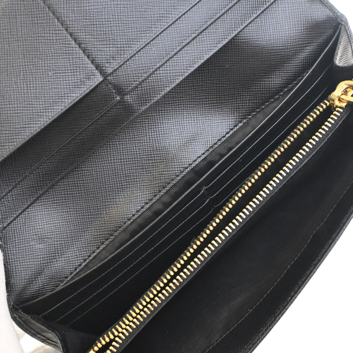Pre-Owned Prada Wallet Saffiano Long, open interior with lining