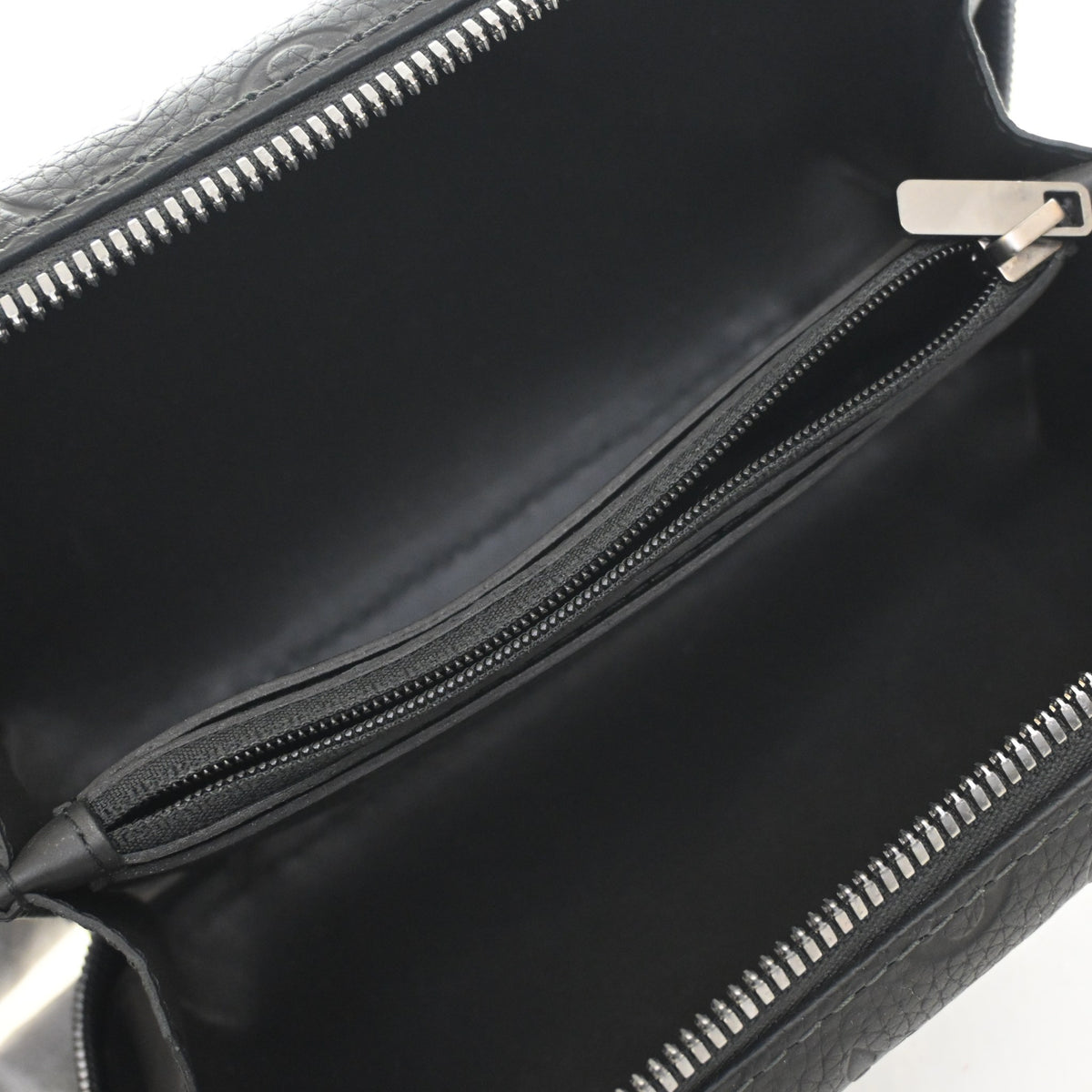 Louis Vuitton Monogram Taurillon Horizon Clutch, photo 11 of 12