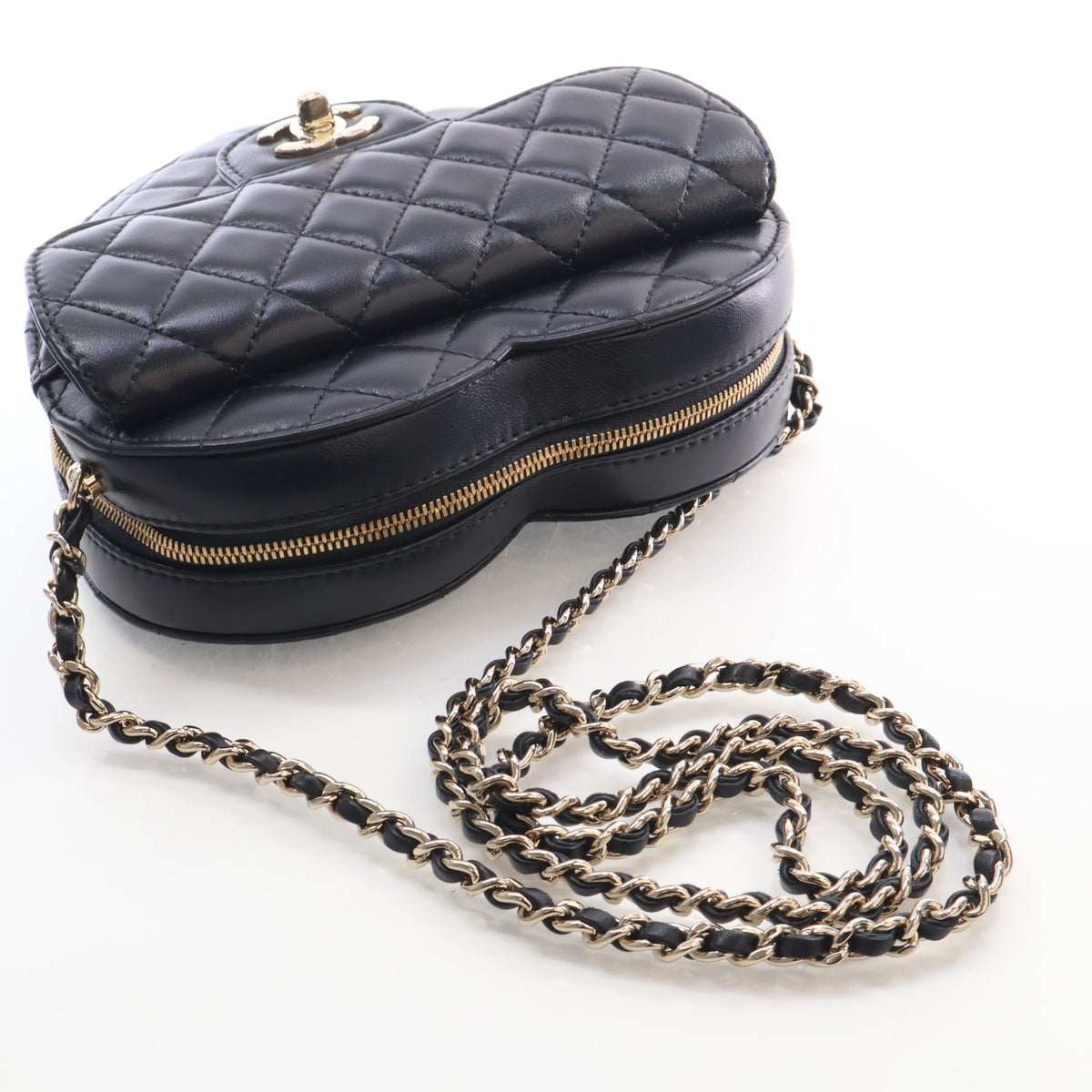 Pre-Owned Chanel Large Lambskin CC In Love Heart Bag, three-quarter view, photo 8 of 14
