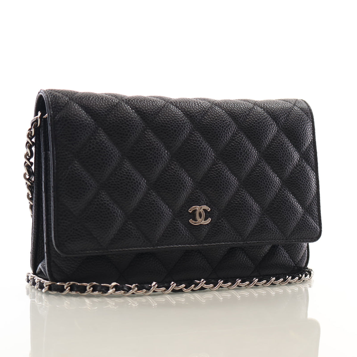 Pre-Owned Chanel Wallet On Chain Caviar Leather WOC, three-quarter view