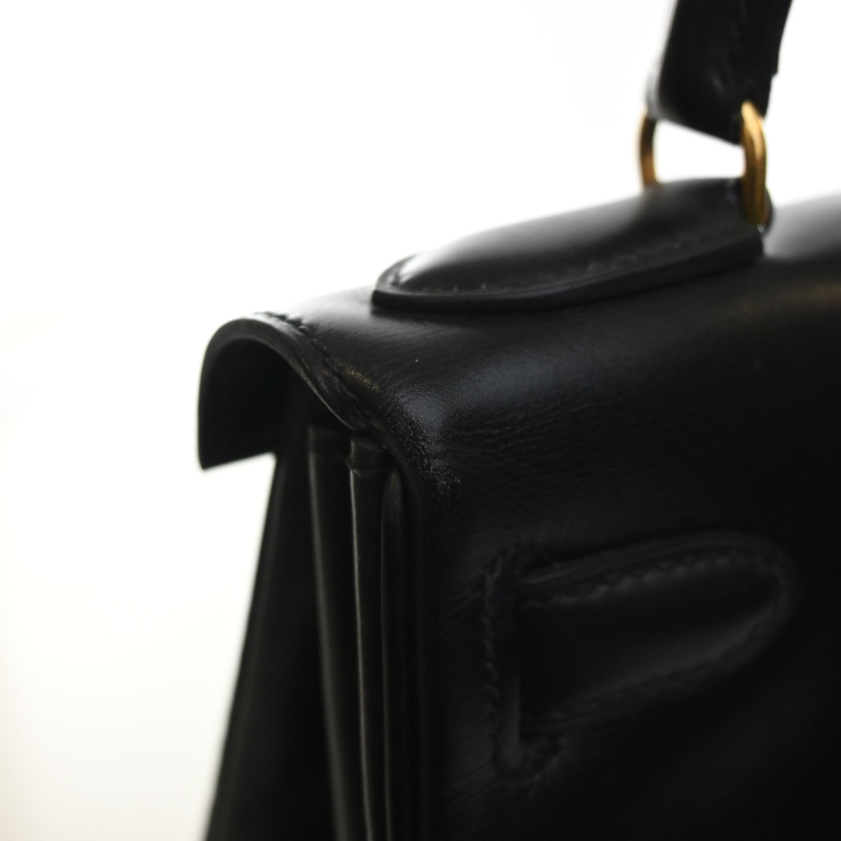 Vintage Hermès Kelly 28 Noir Box Calf, side profile, photo 15 of 18