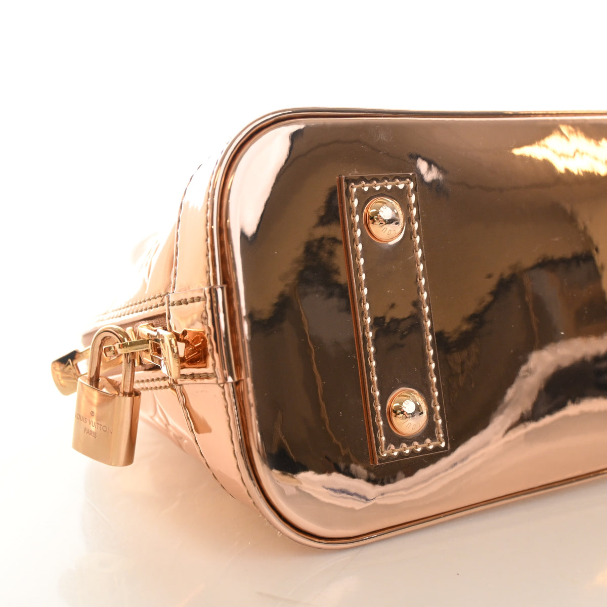Pre-Owned Louis Vuitton Alma Monogram Miroir BB, base view